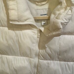 Old Navy Women's Off-White Puffer Jacket